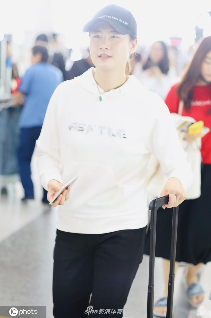 丁宁由瑞典返回北京