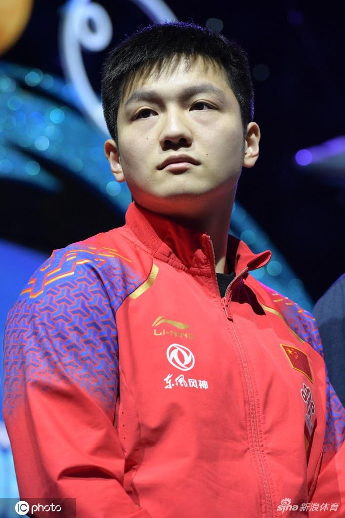 马龙樊振东出席世界杯抽签仪式