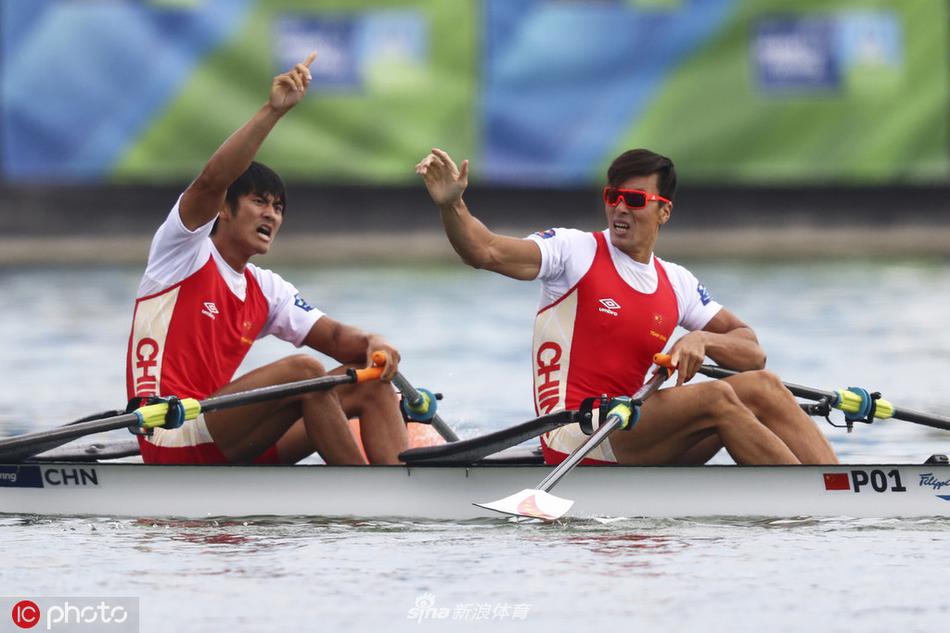 赛艇世锦赛张亮/刘治宇夺冠