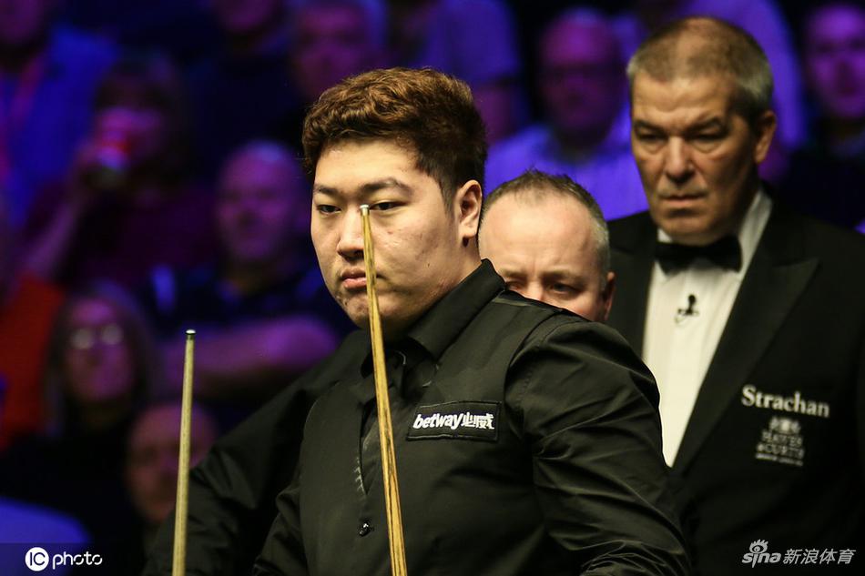 英锦赛颜丙涛6-3希金斯进四强