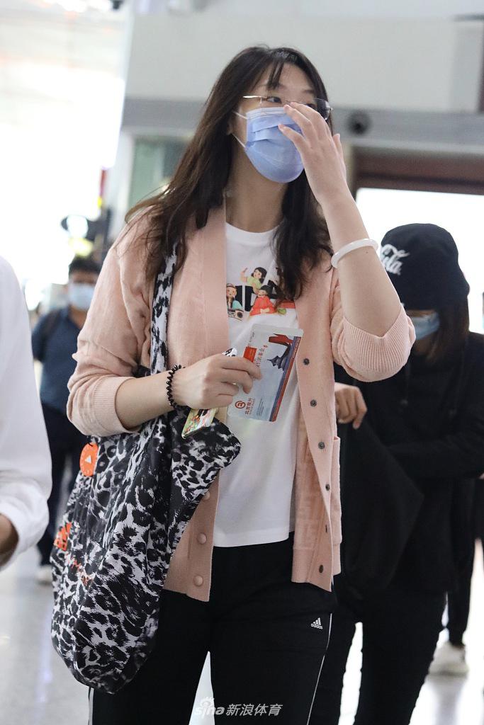 惠若琪现身机场