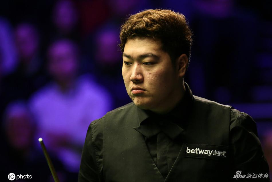 英锦赛颜丙涛6-3希金斯进四强