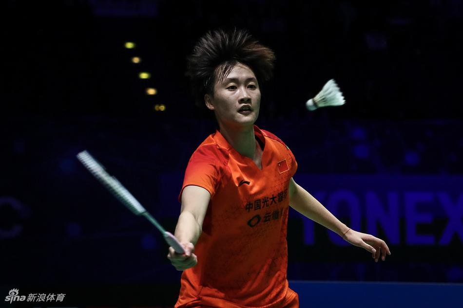 全英赛陈雨菲2-1因达农