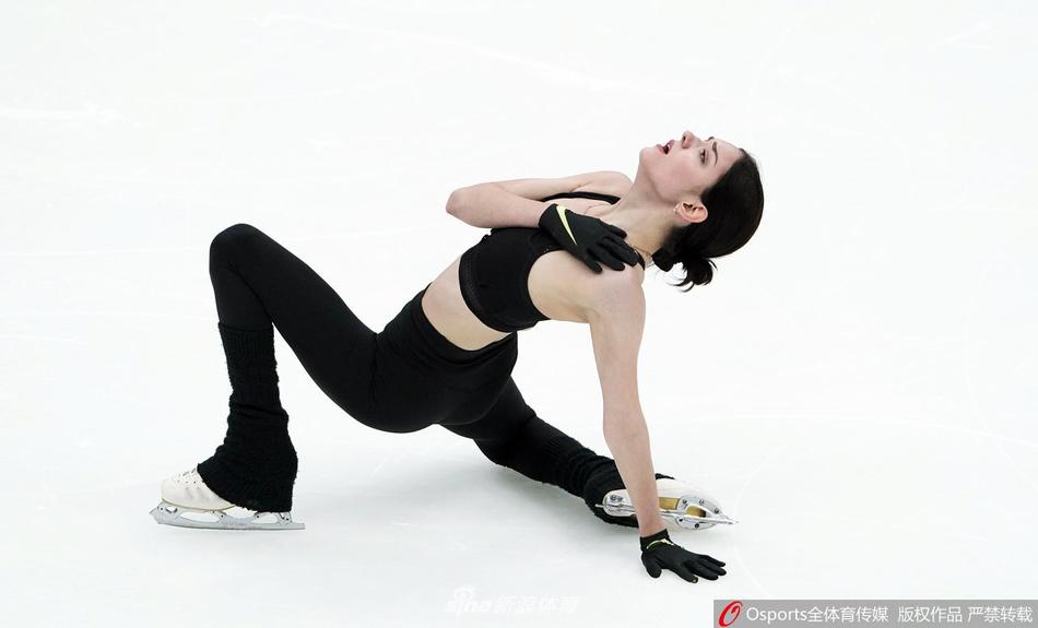 梅娃出战花滑全俄锦标赛