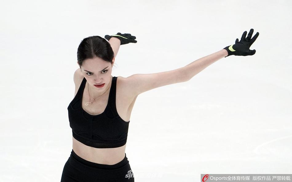 梅娃出战花滑全俄锦标赛