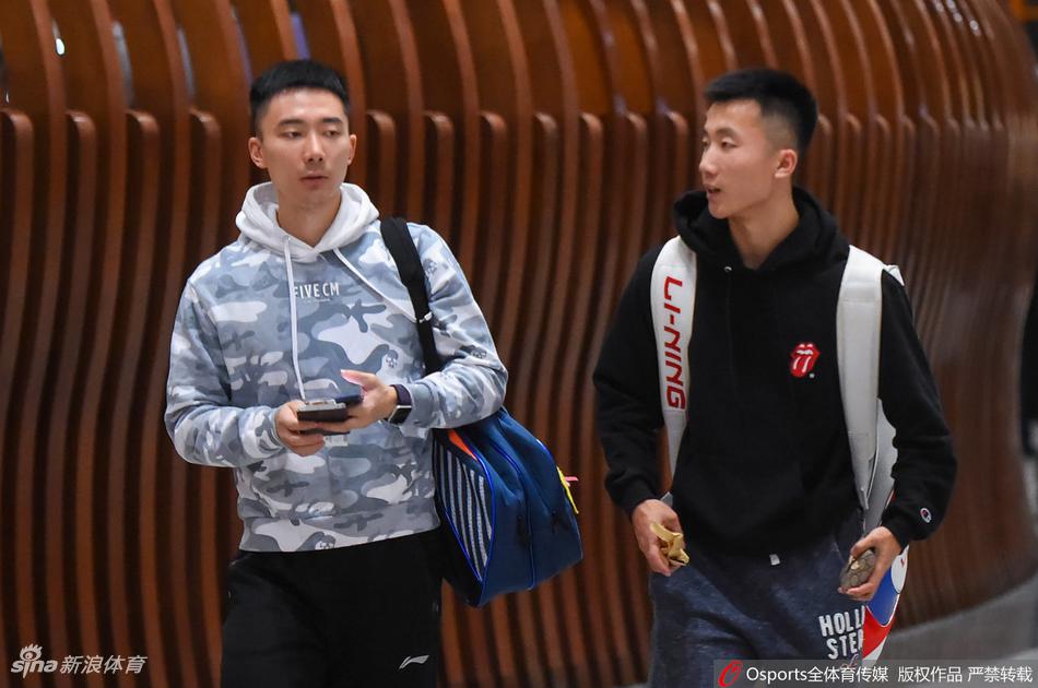 国羽深夜集体出征丹麦赛