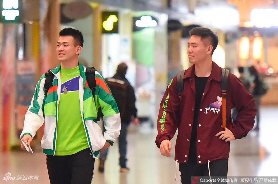 国羽深夜集体出征丹麦赛