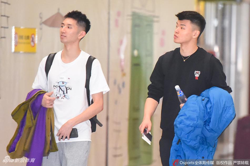 国羽深夜集体出征丹麦赛