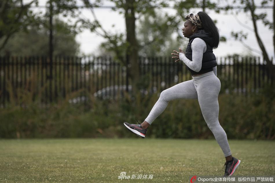 田径选手菲利普封闭场地训练