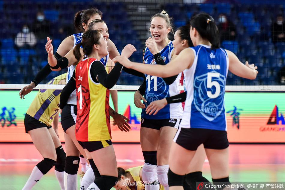 女排联赛季军战上海3-0广东