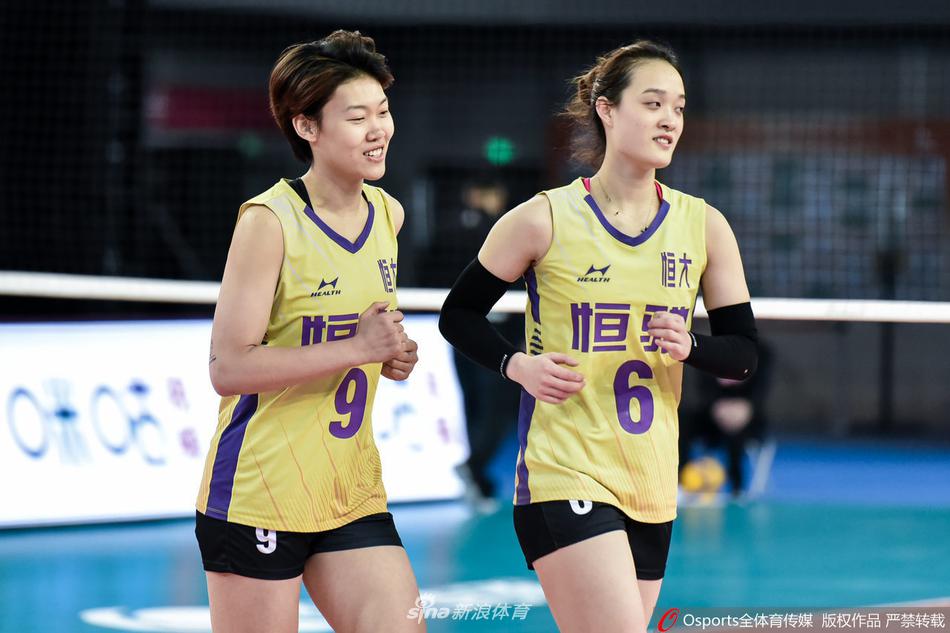 女排联赛季军战上海3-0广东