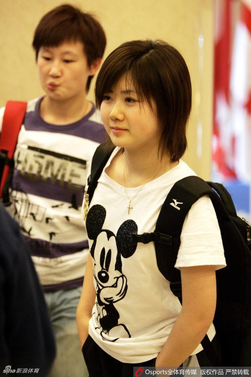 乒乓球青涩照回顾-福原爱