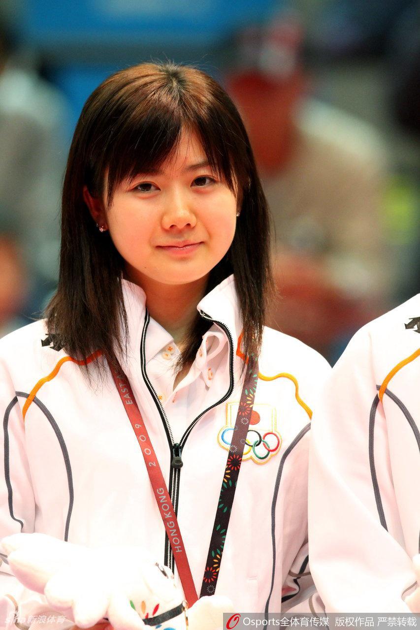 乒乓球青涩照回顾-福原爱