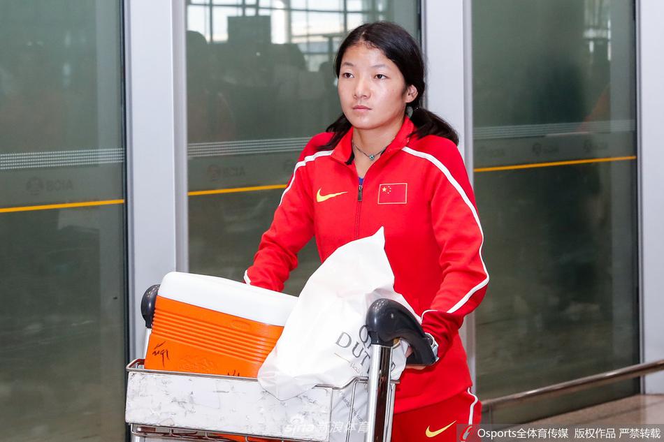 中国田径队载誉回京