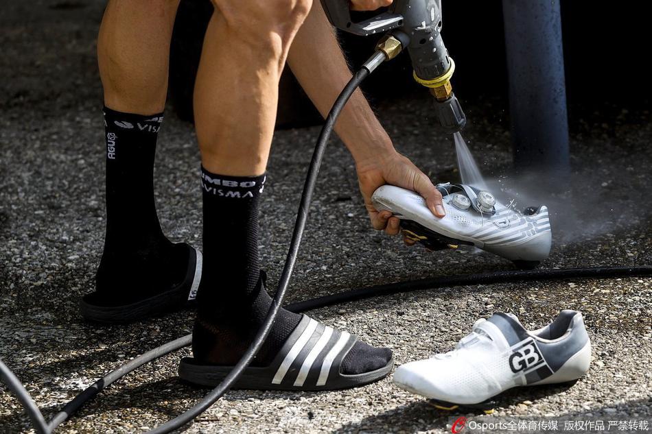 环法休息日选手加练