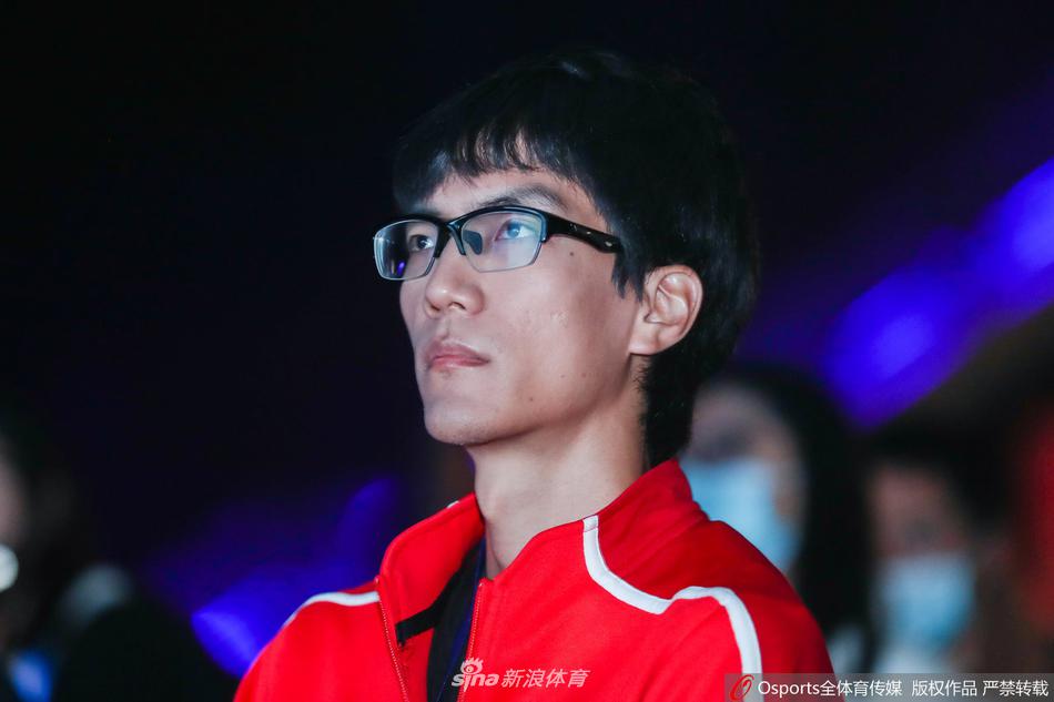 苏炳添等出席田径队签约活动