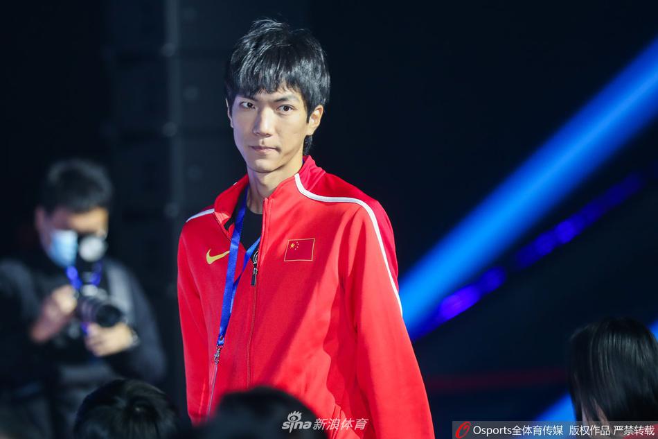 苏炳添等出席田径队签约活动