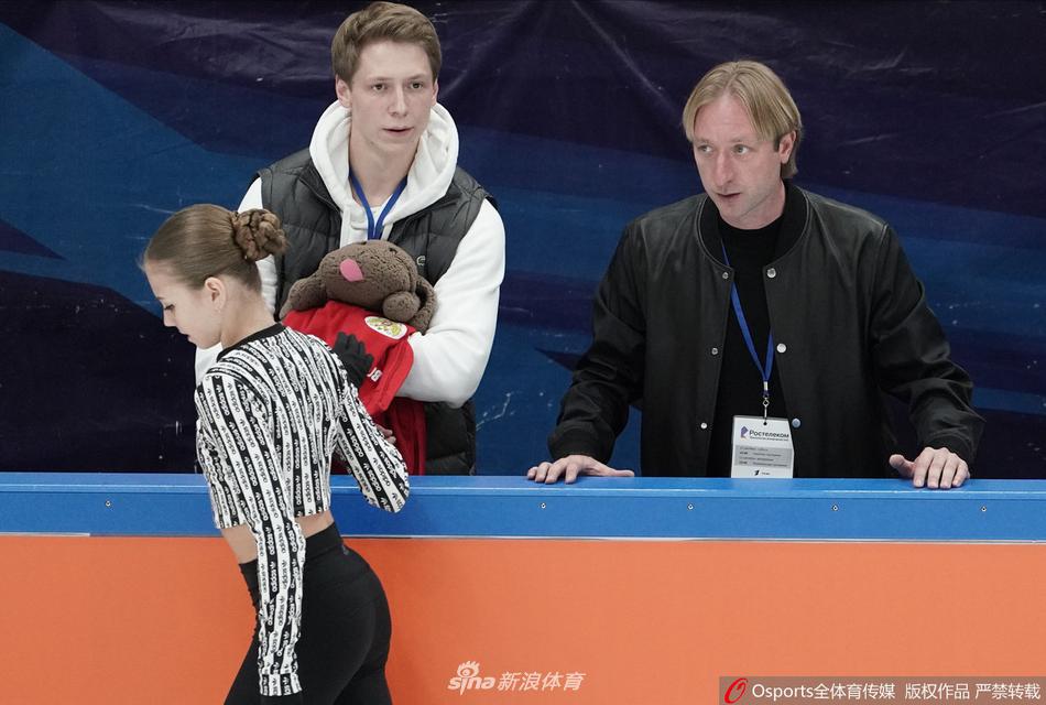 普鲁申科督战花滑俄锦赛