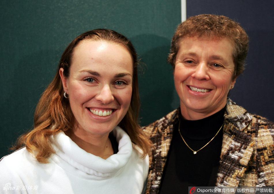 致敬体坛明星身后的“星妈”