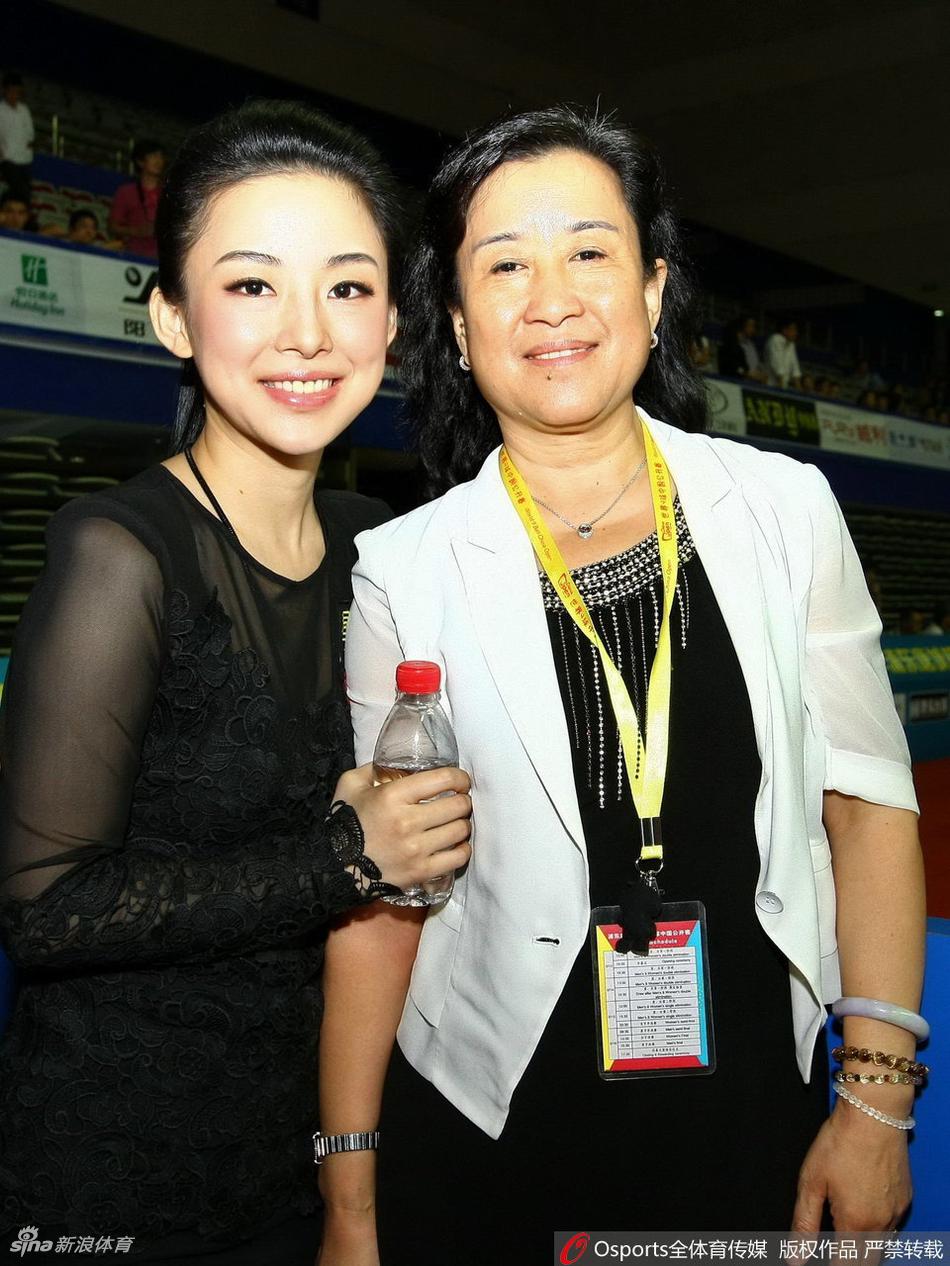 致敬体坛明星身后的“星妈”