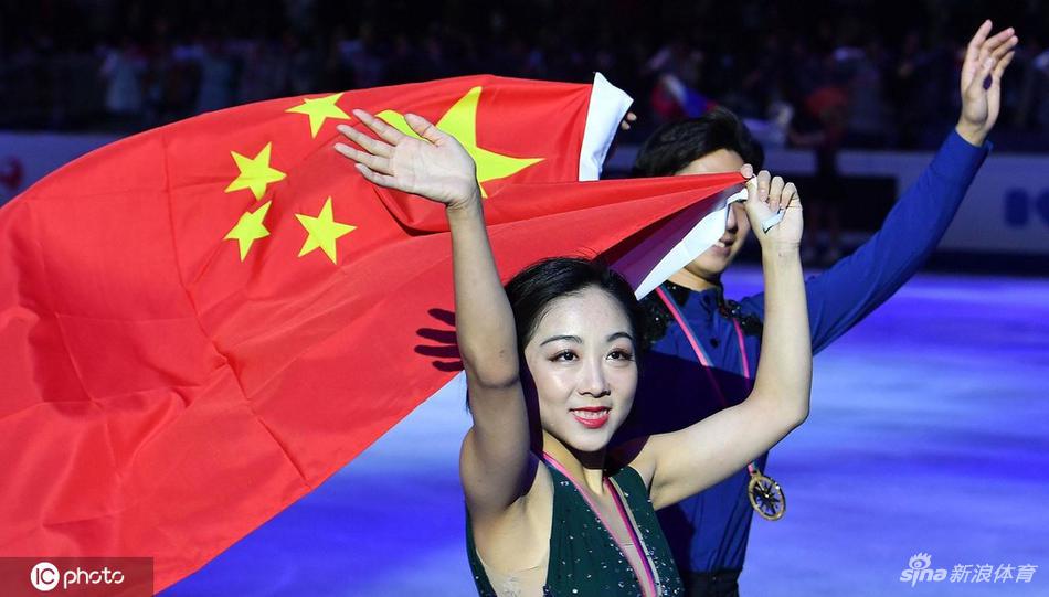 花滑总决赛中国包揽双人冠亚军