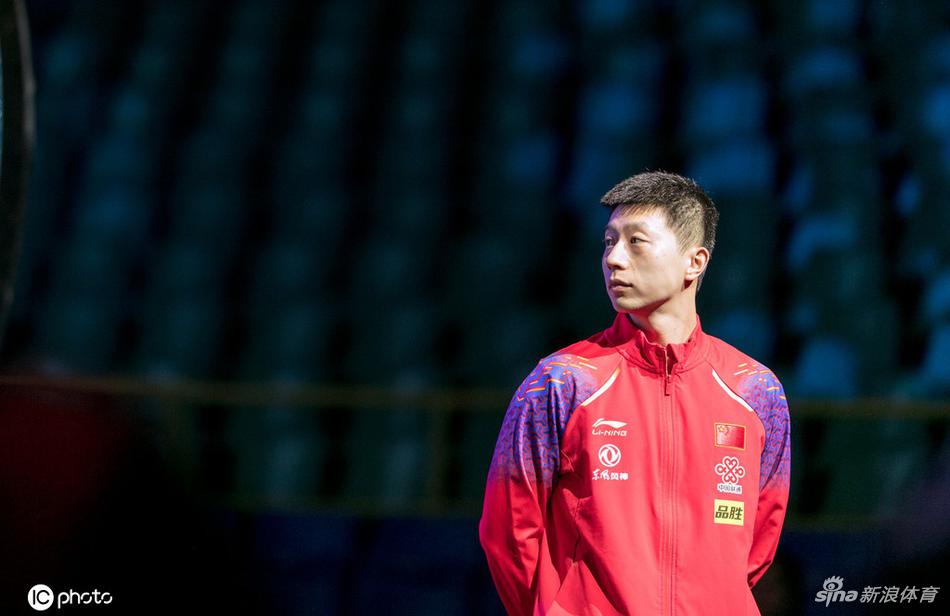 马龙樊振东出席世界杯抽签仪式