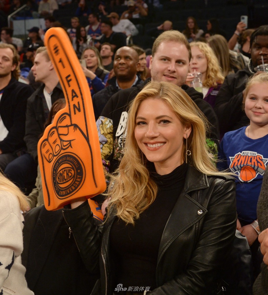 娱乐圈众星现身观战NBA