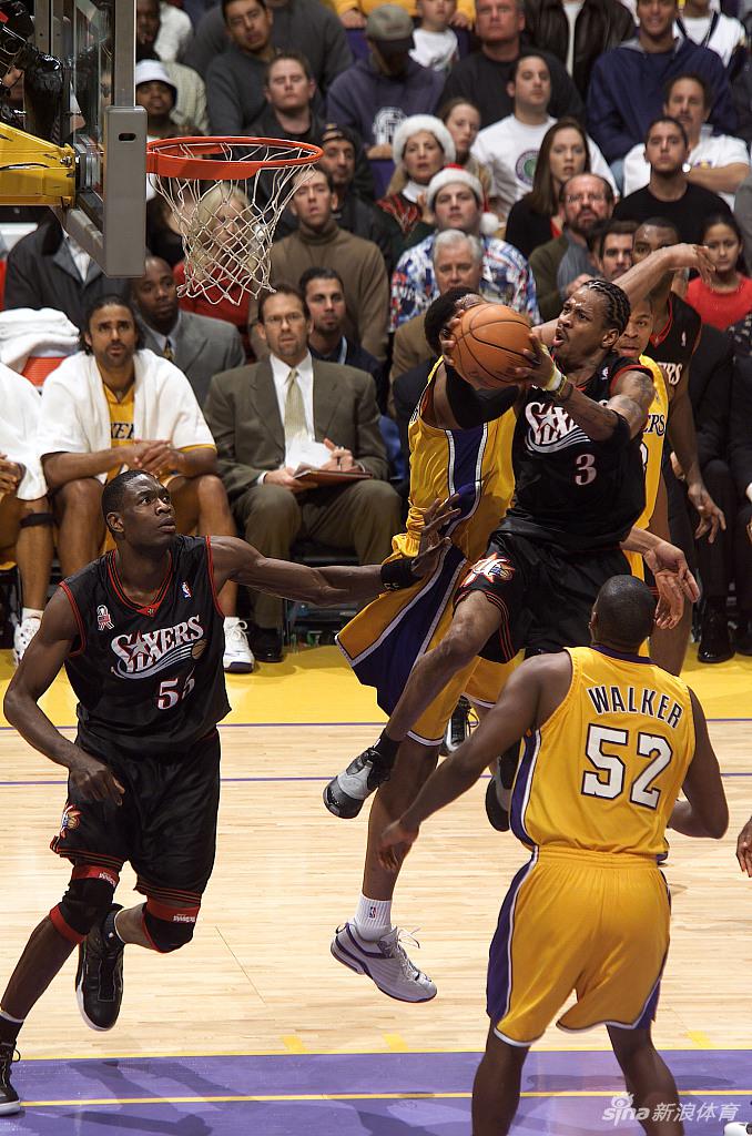 回顾历届圣诞大战经典瞬间 科比vs詹姆斯成永恒