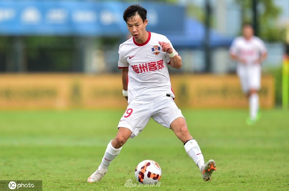 [中超]梅州客家4-1沧州雄狮