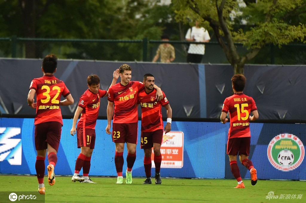 河北足球俱乐部发布停工休假通知