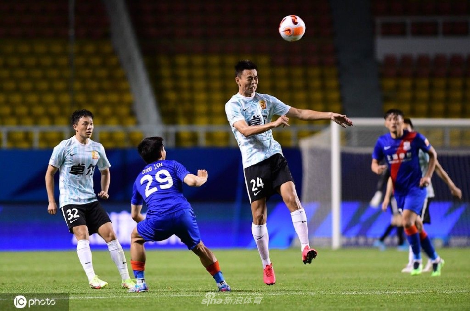 [中超]上海申花2-0武汉长江