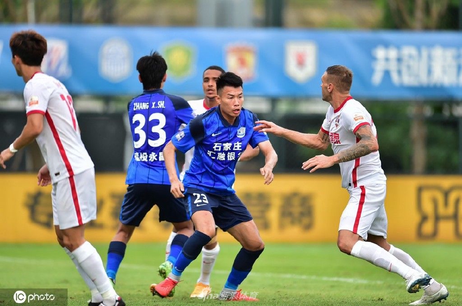 [中超]梅州客家4-1沧州雄狮