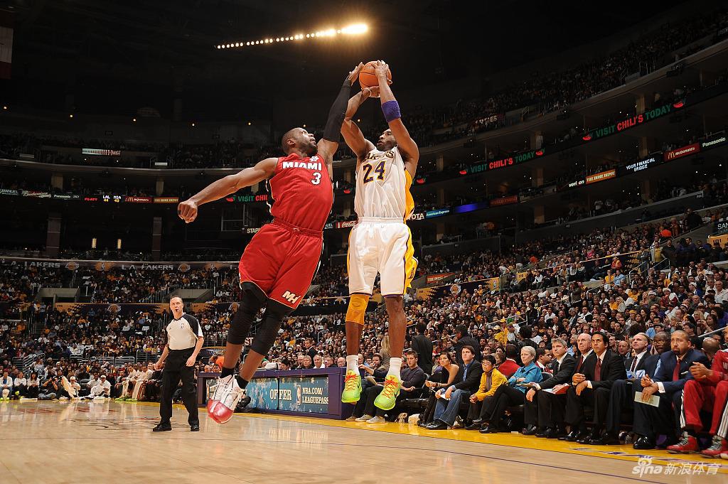 回顾历届圣诞大战经典瞬间 科比vs詹姆斯成永恒