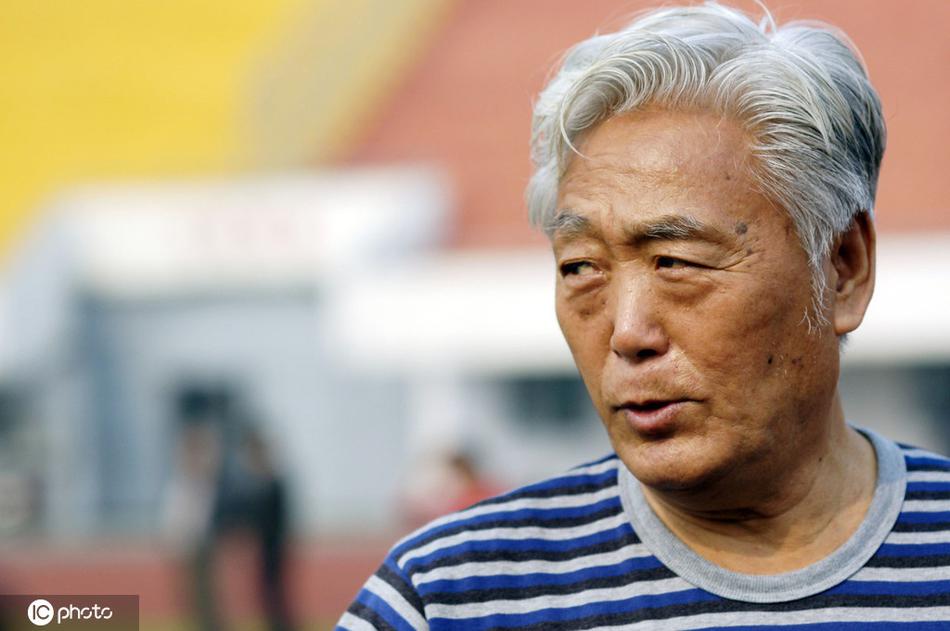 2020体育图片年度回顾之体坛逝者