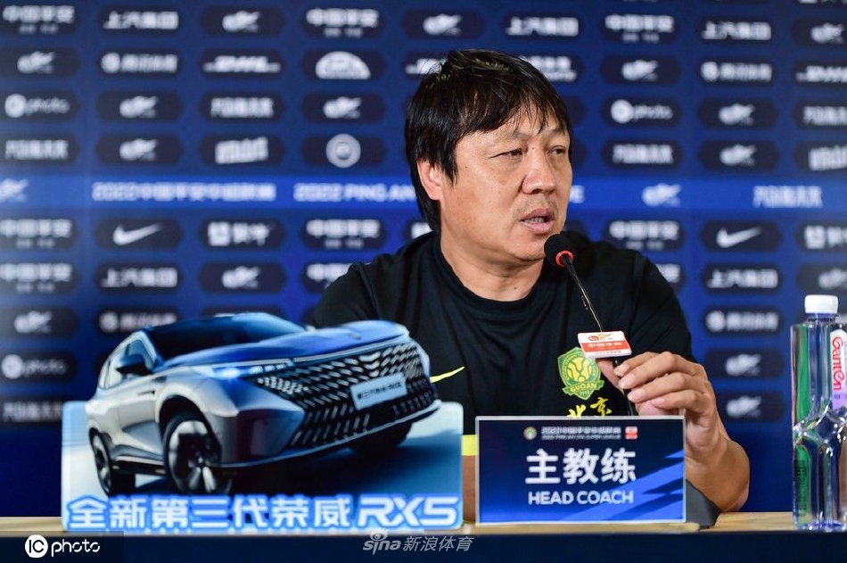 北京国安赛前新闻发布会 主教练谢峰携队员姜祥佑出席
