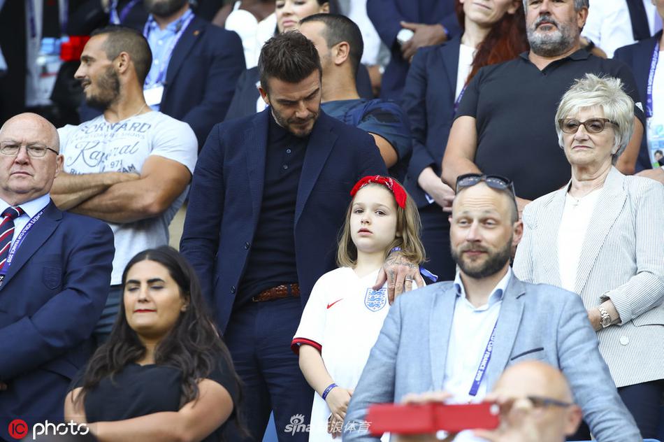 贝克汉姆与小七看台亲嘴