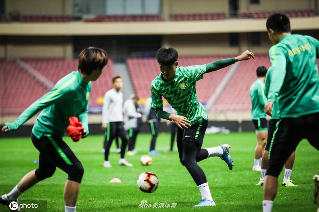 国安训练备战申花 主帅：池忠国或赛季报销