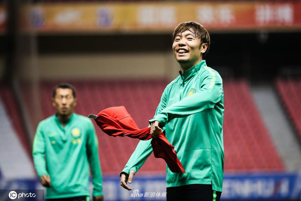 国安训练备战申花 主帅：池忠国或赛季报销