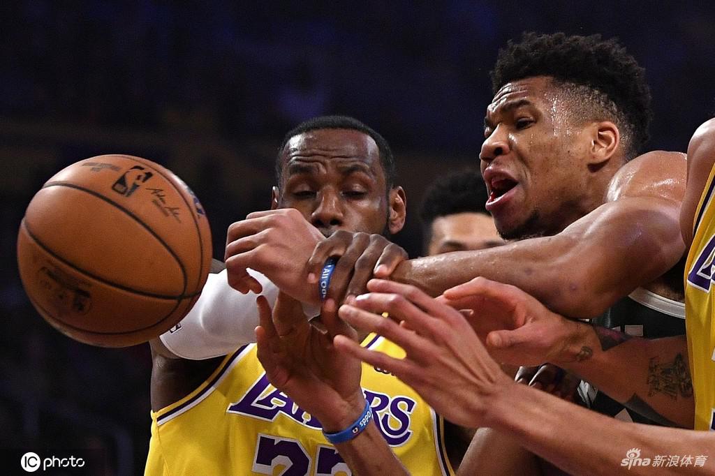 [NBA]雄鹿103-113湖人 詹姆斯37分锁定季后赛