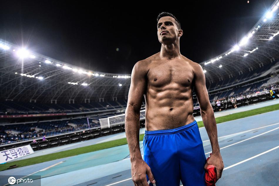 [盘点]中超球员秀肌肉瞬间 他们的身材你羡慕吗？