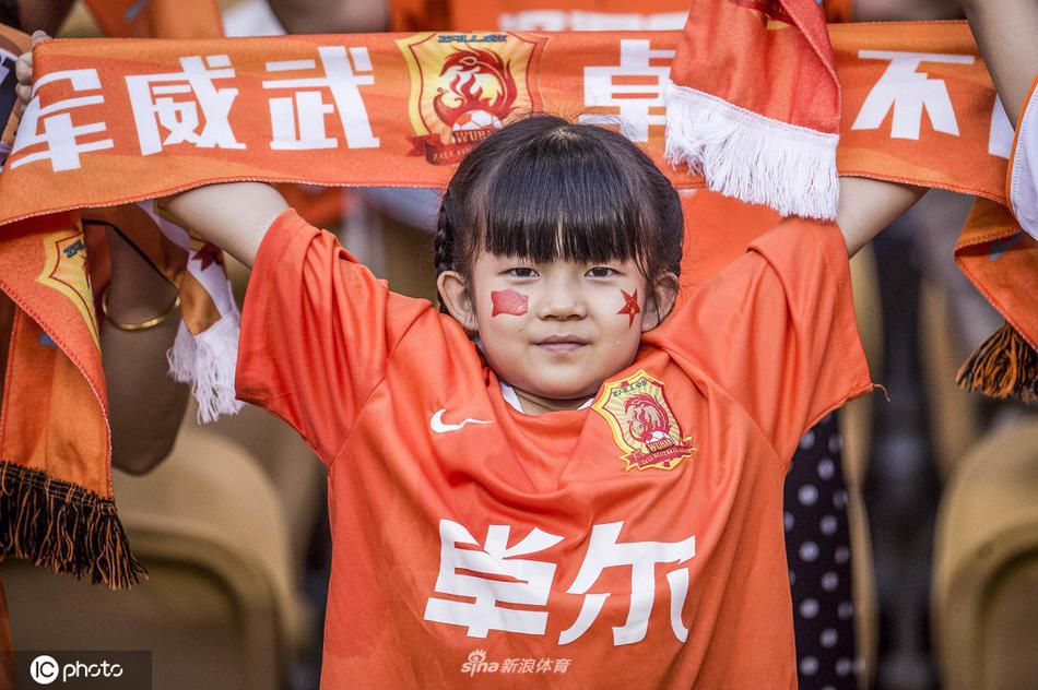 [盘点]球迷从娃娃抓起 中超各队可爱超萌的小球迷
