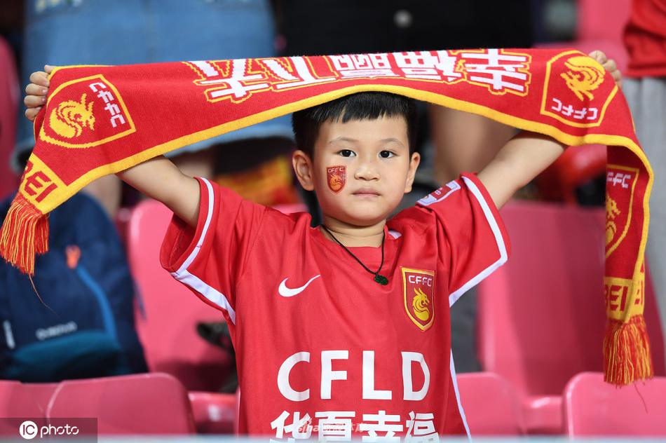 [盘点]球迷从娃娃抓起 中超各队可爱超萌的小球迷