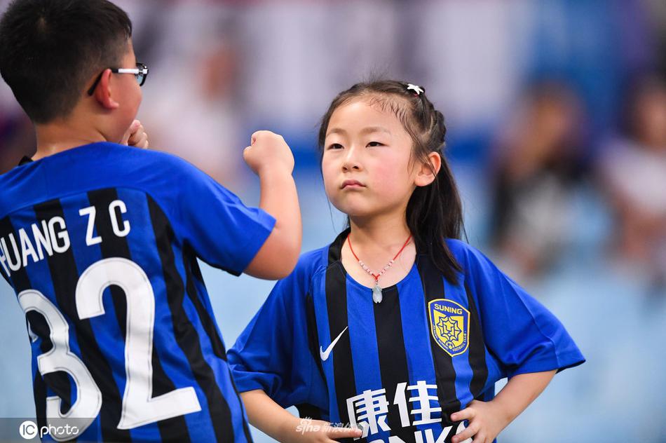 [盘点]球迷从娃娃抓起 中超各队可爱超萌的小球迷