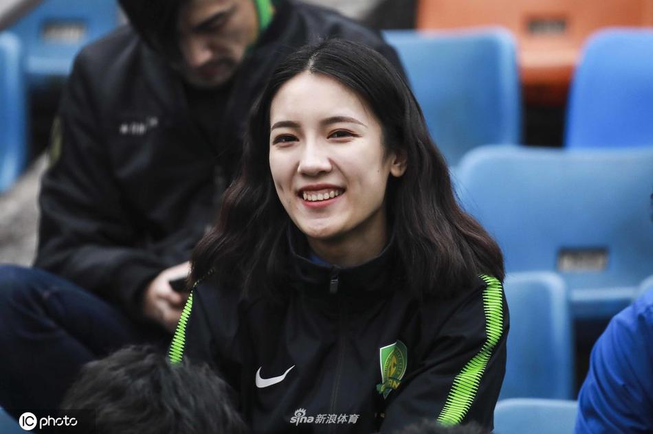 [盘点]北京国安美女球迷集 巧笑倩兮惹人心动