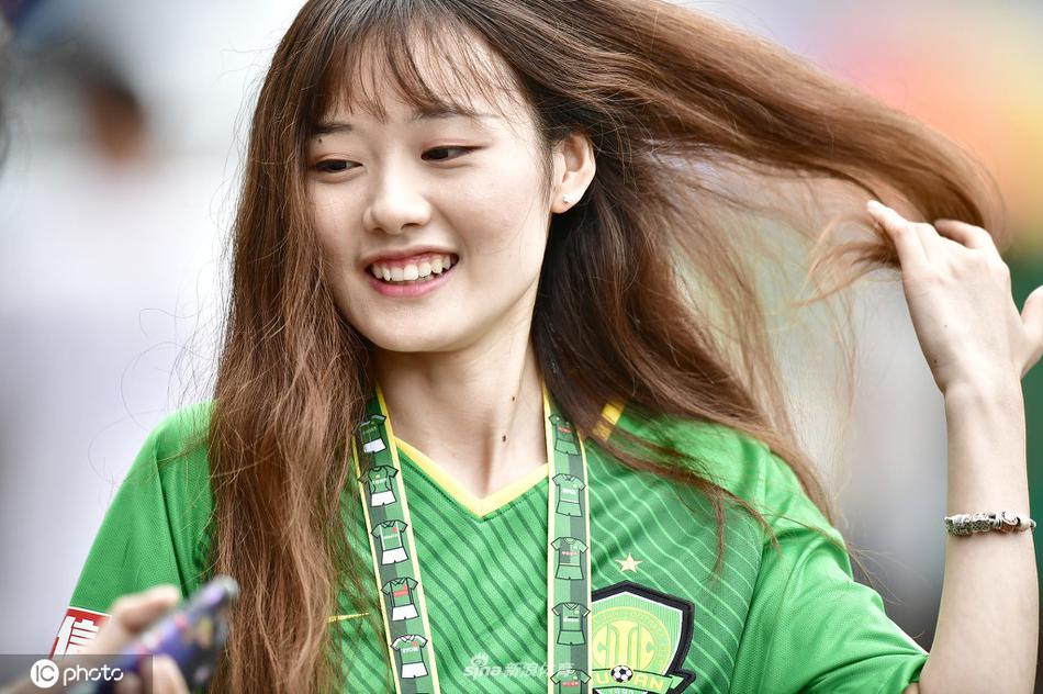 [盘点]北京国安美女球迷集 巧笑倩兮惹人心动