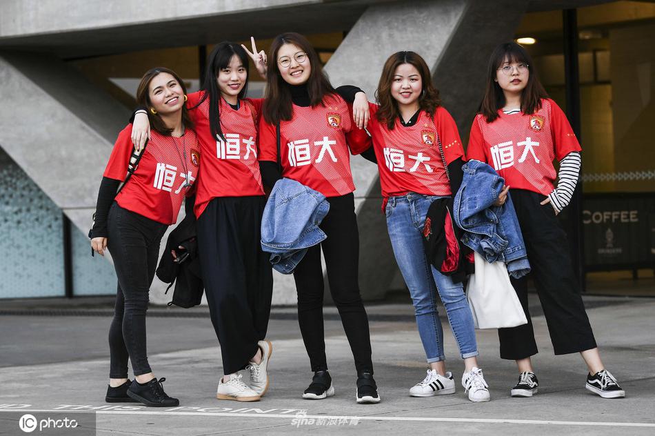 2019中超美女球迷回顾之广州恒大淘宝球迷
