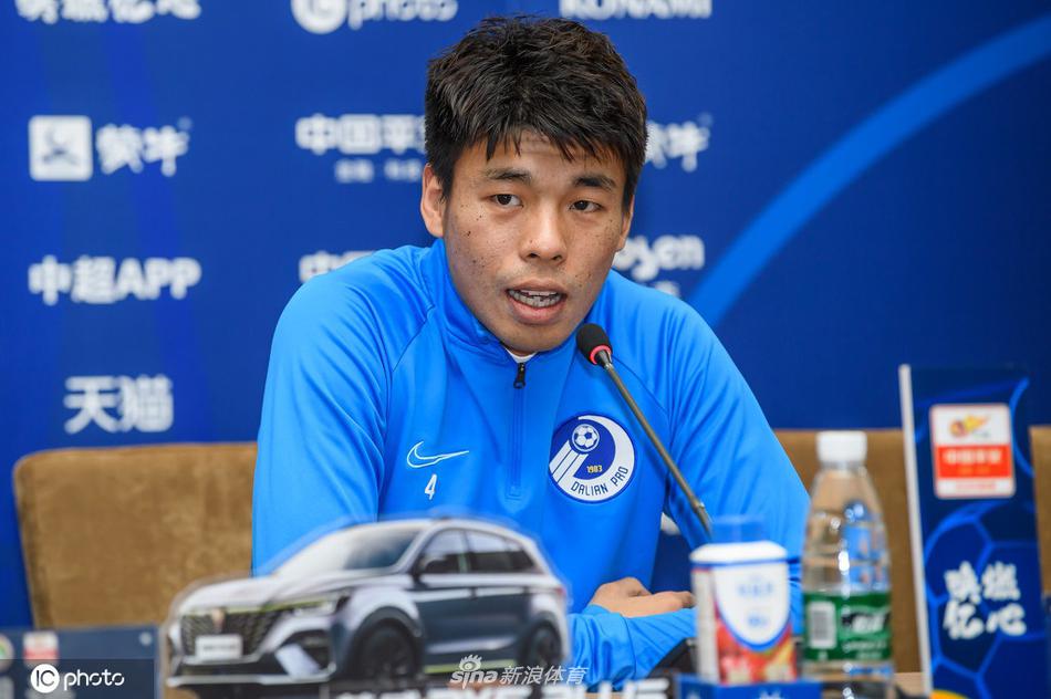 大连人赛前新闻发布会 贝尼特斯携李帅出席