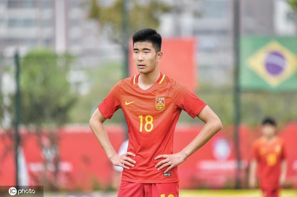 2020体育图片年度回顾之体坛逝者