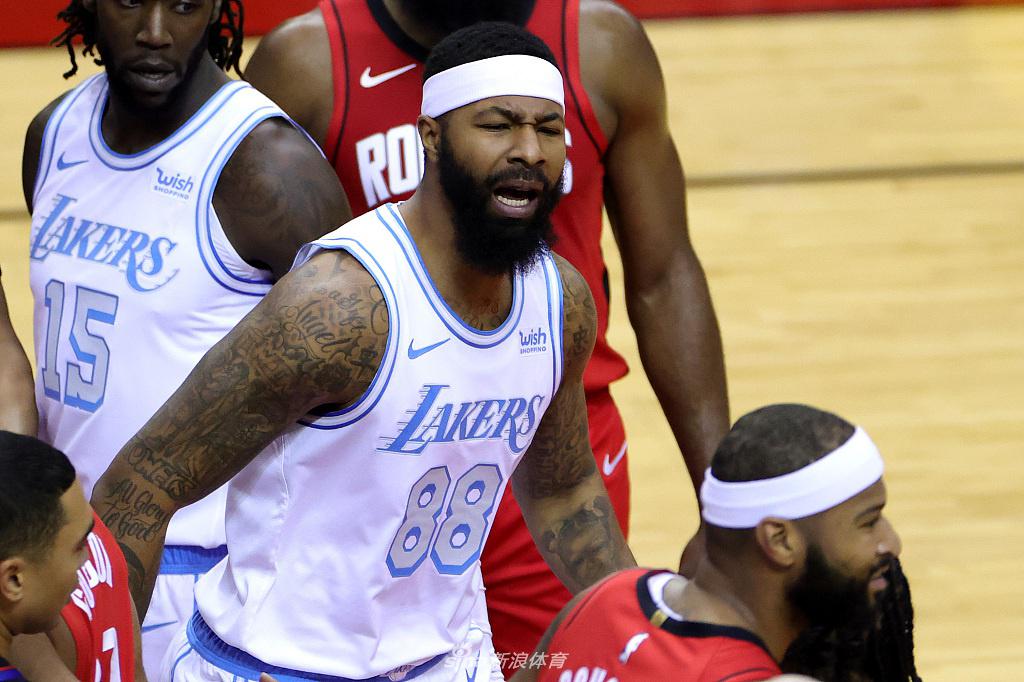 [NBA]湖人120-102火箭 詹姆斯18+7+7