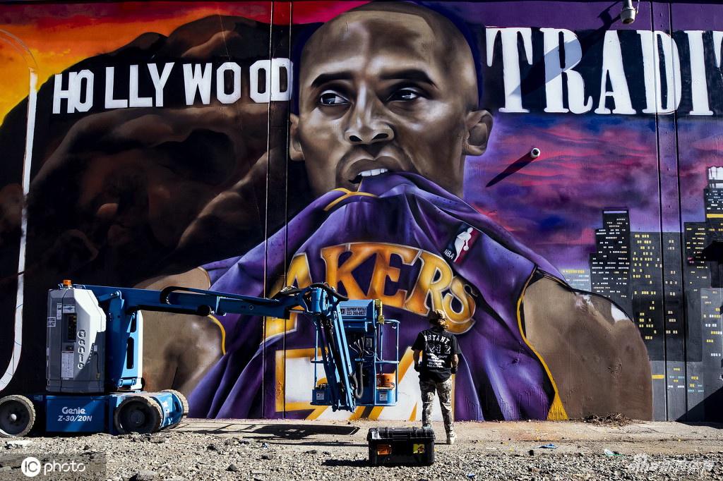 科比去世一周年：洛杉矶街头遍布湖人传奇壁画